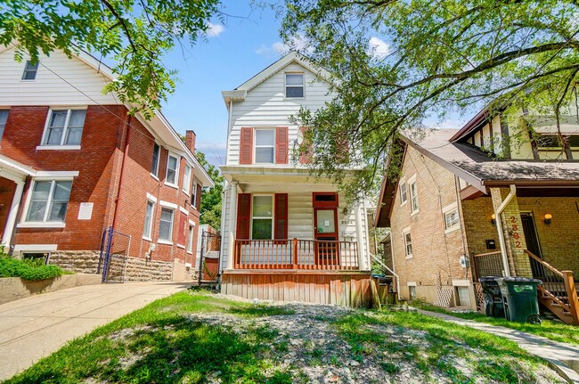 Photo - Four Bedroom Near UC for 2026-2027!