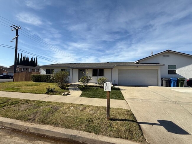 3 bed, 2 bath single story home in Simi Va... - 3 bed, 2 bath single story home in Simi Va...