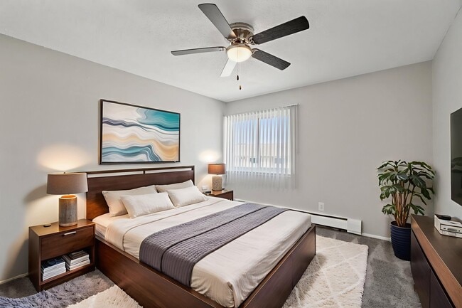 Photo - Rochester Square