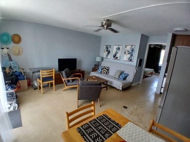 Building Photo - 901 N Birch Rd Unit 9B