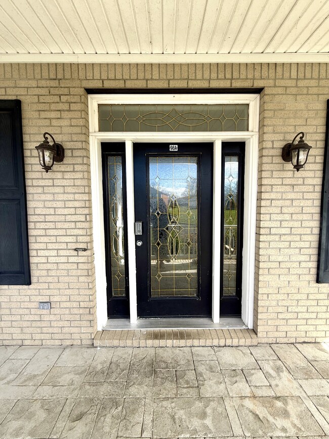 Building Photo - 98 Melrose Dr