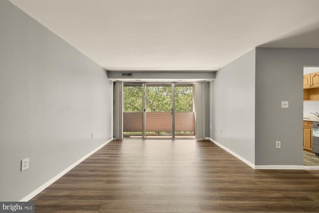 Photo - 5614 Bismach Dr Unidad 203