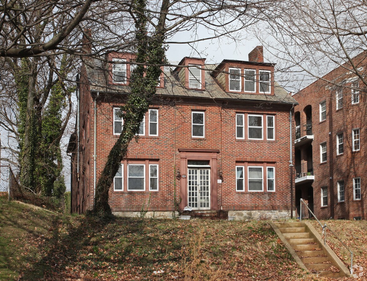 Photo - 3304 N Hilton St Apartments