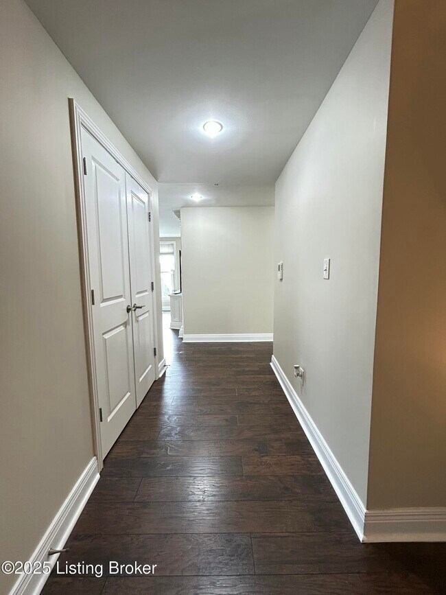 Building Photo - 10619 Meeting St Unit 304 Rental