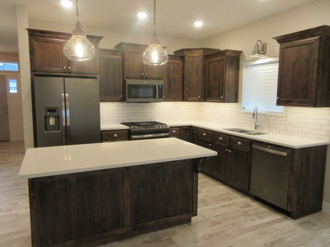 Photo - 3 bed 2.5 bath - Single Family Home in Crescent Hills