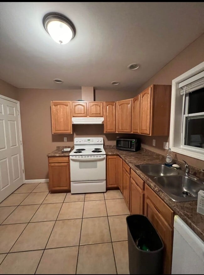 Photo - 319 Charles Ave