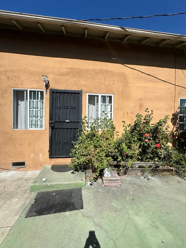 Photo - 904 N Normandie Ave Unidad 904