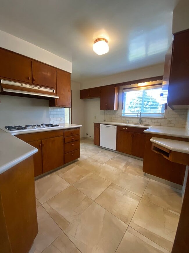 Photo - Pool Home in Orange for Lease