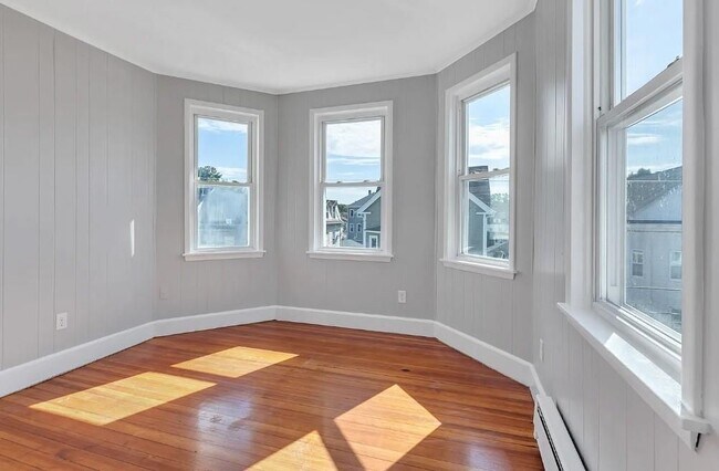 109 Pocasset Ave Unit 2