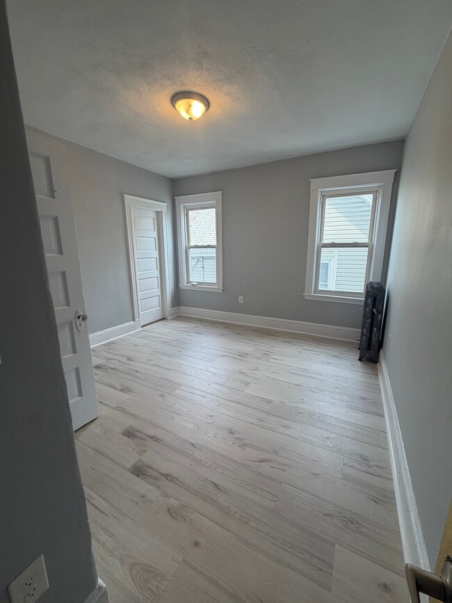 Photo - 11 Pearl Ave Unit Apt 2