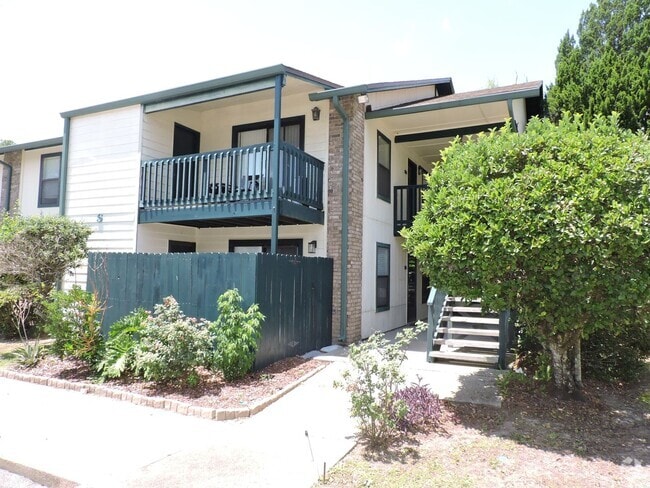 Building Photo - Easy access to interstate, shopping & down... Rental