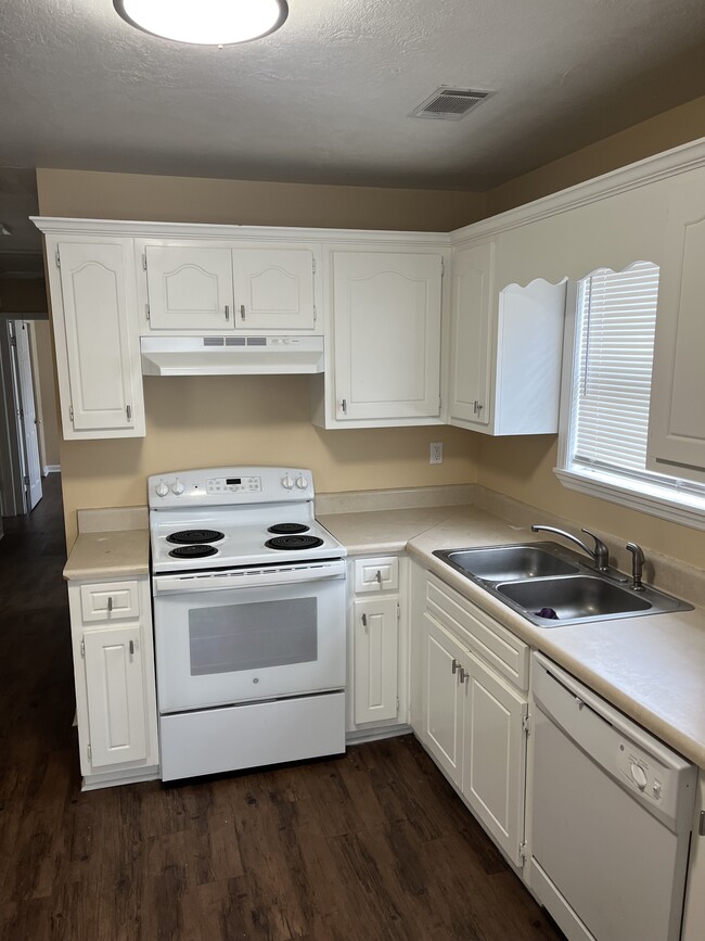 Photo - 2707 Landing Loop Dr