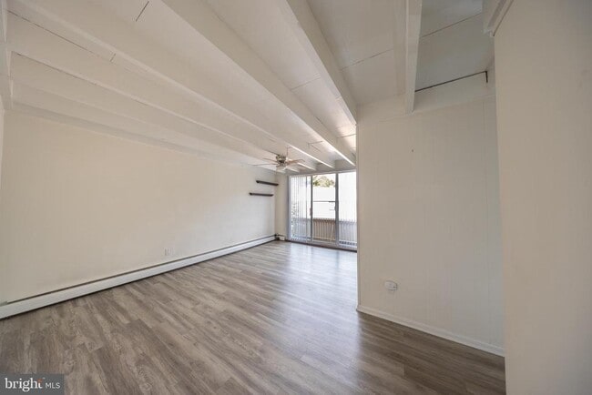 Photo - 100 E Glenolden Ave Unit R-18