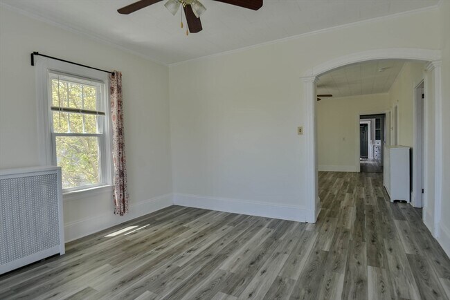 Photo - 407-409-409 Bolton St Unit 2