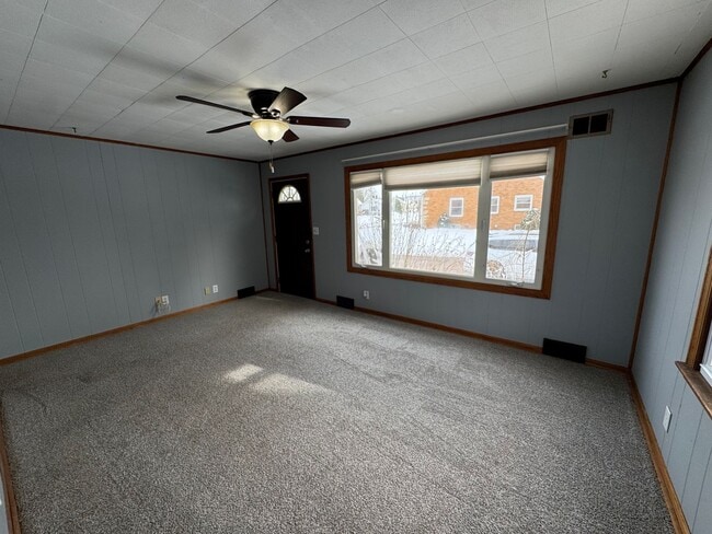 Photo - 3 Bedroom 2 Bath house in Bettendorf