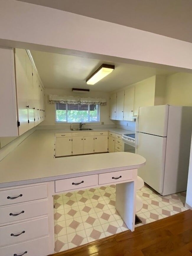 Building Photo - 205 S 46th Ave