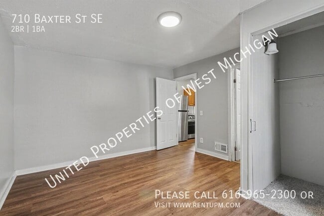 Photo - 710 Baxter St SE