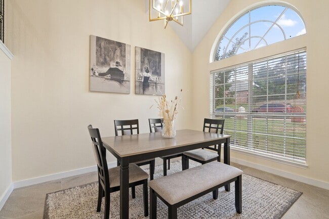 1339 Barclay Dr