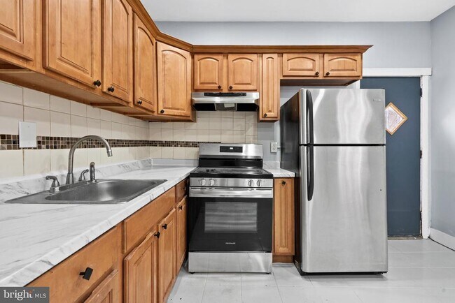 Photo - 819 S 56th St