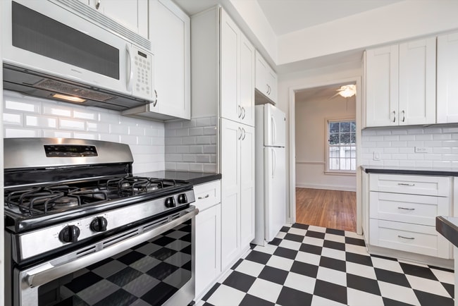 kitchen - 439 S Palm Dr Unit 441 1.2