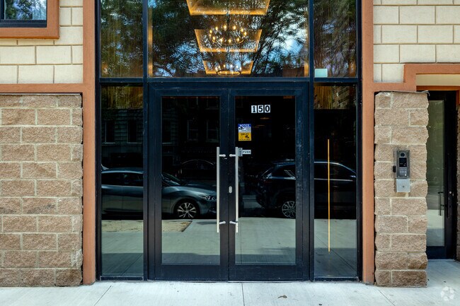 Entrance - 146-150 Bayard St