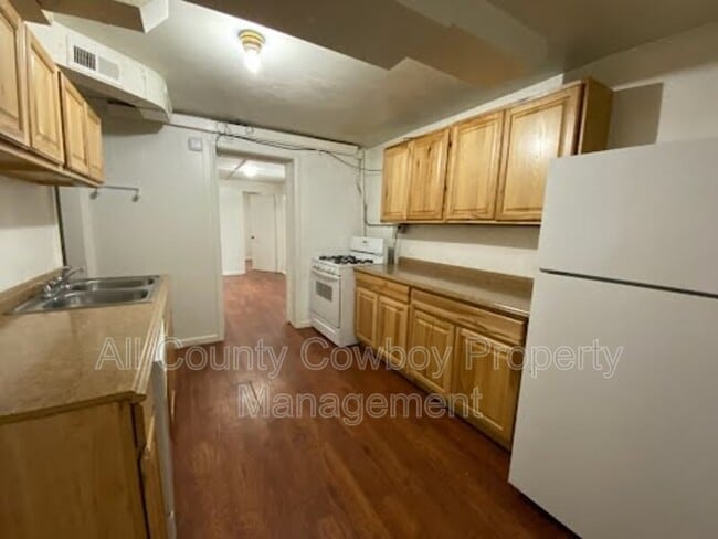 566 1/2 N. 9th St. - 566 1/2 N. 9th St. Condo