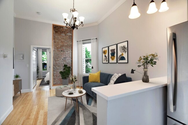 Building Photo - 132 Lincoln St Unit 6