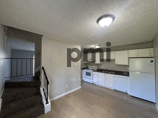 Photo - 2785 Wedge St