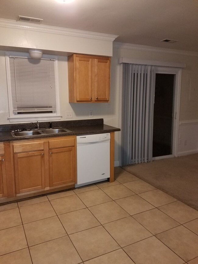 3341 Golden Oaks Ln