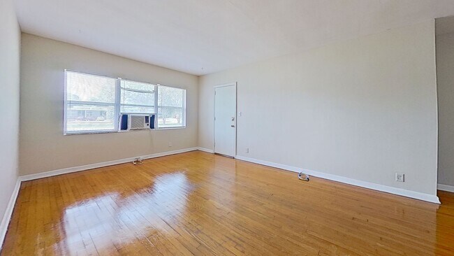 Photo - Chaming 2-Bed apartment on Atlantic Blvd!