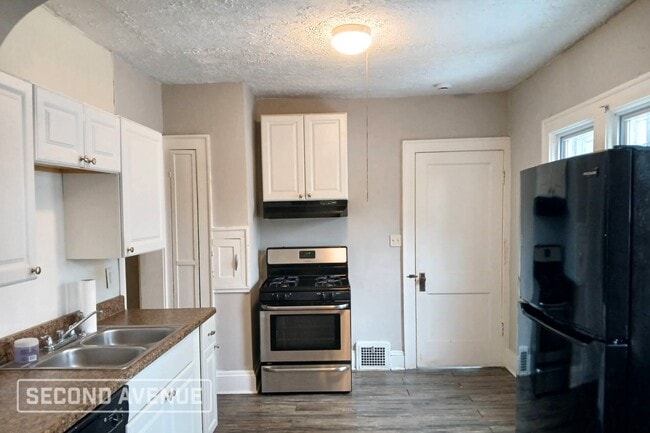 Photo - 11512 Harvey Ave