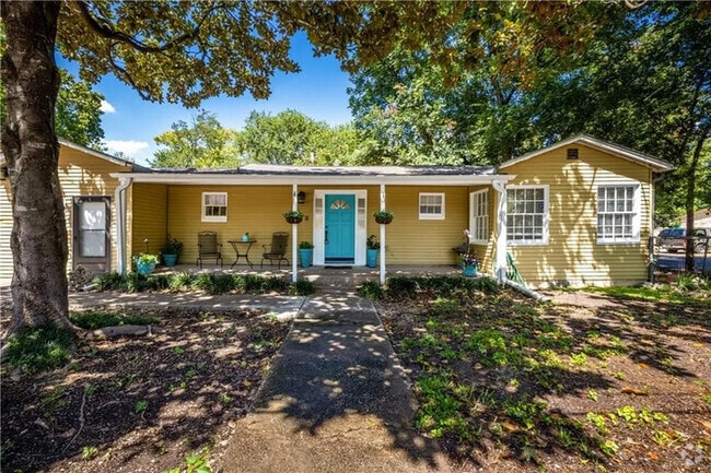 Building Photo - 208 Florence Dr Rental