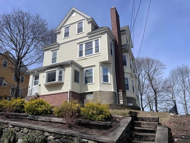 Building Photo - 61 Wollaston Ave Unit 61 Wollaston Ave -  2