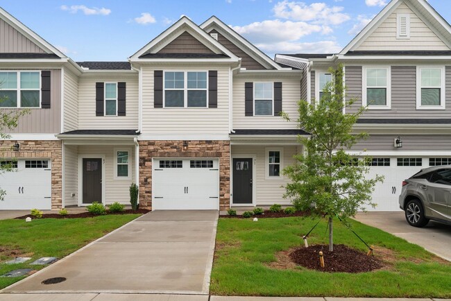 *Showings unavailable until August 1st!!* - *Showings unavailable until August 1st!!* House