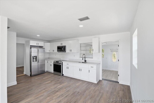270 SW 10th Ave