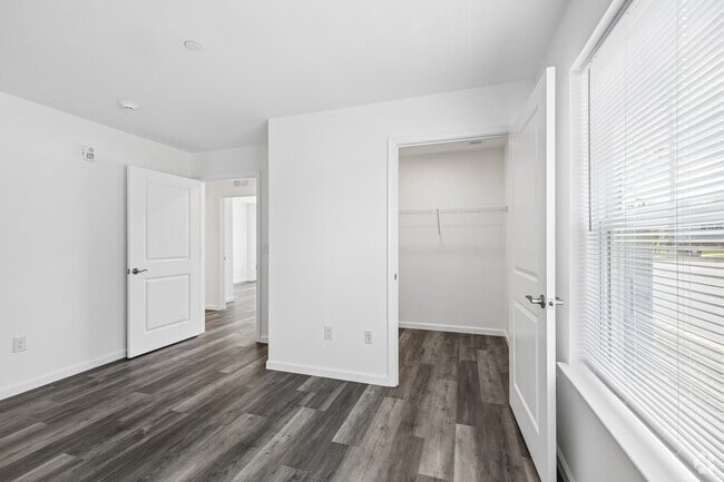 3BR, 2BA - 1,243SF - Primary Bedroom