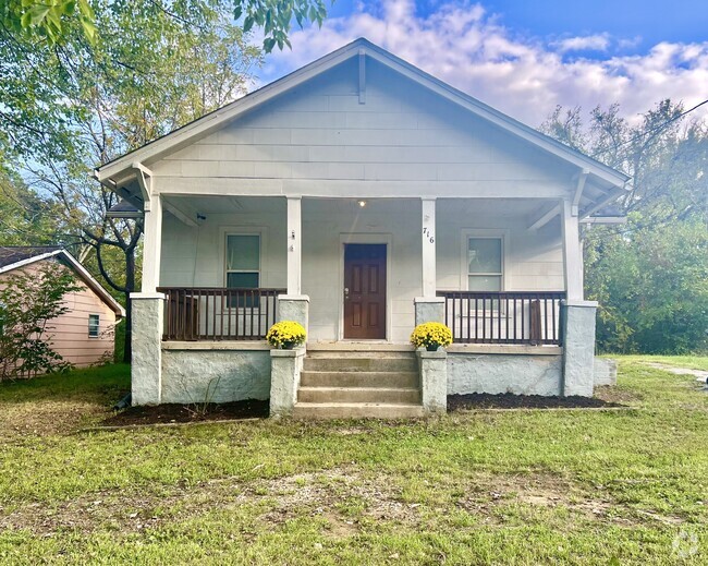 Building Photo - 716 Avenue A Rental