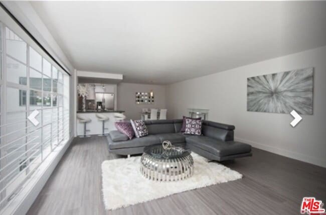 Photo - 131 S Maple Dr Unidad 204