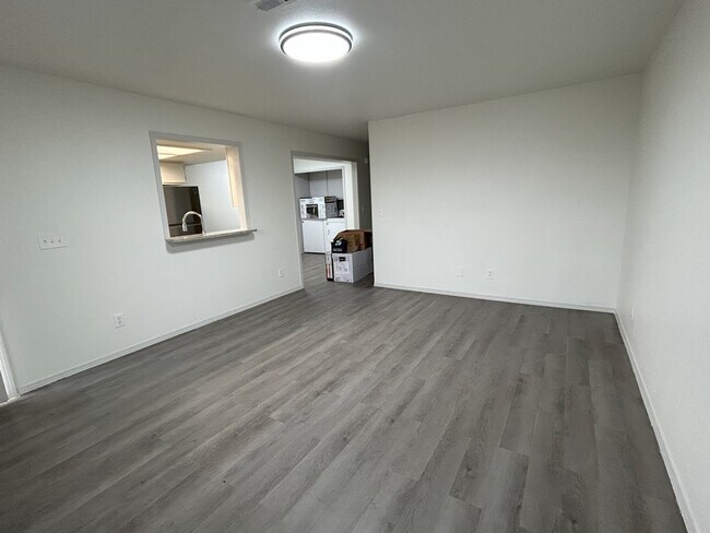 Photo - 329 Berry St