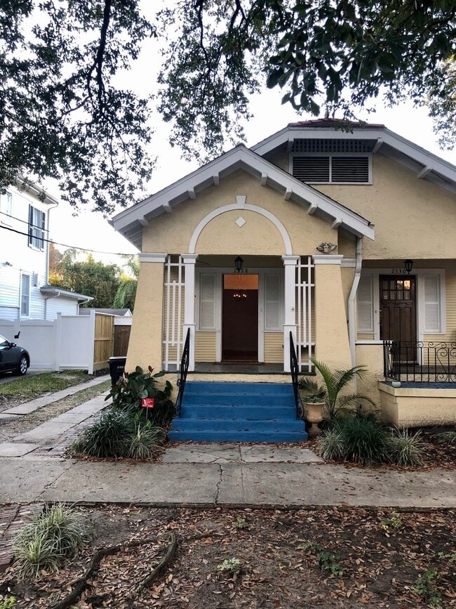 Building Photo - 2BD/1BA in the heart of Uptown