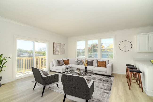 Photo - 214 N Walnut St