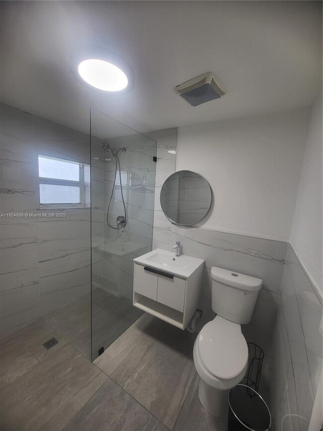 Photo - 4345 NW 203rd St Unidad 2