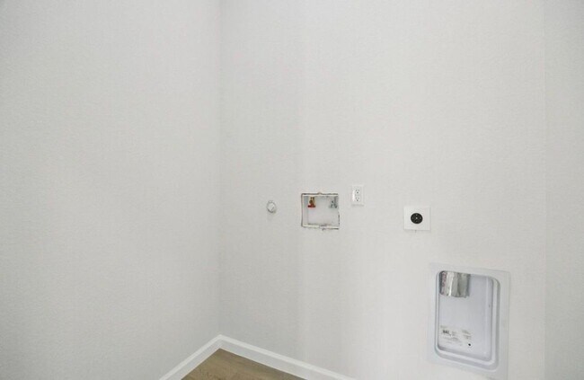 Photo - 422 New Hampshire St