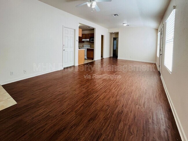 Photo - 14542 Clovelly Wood