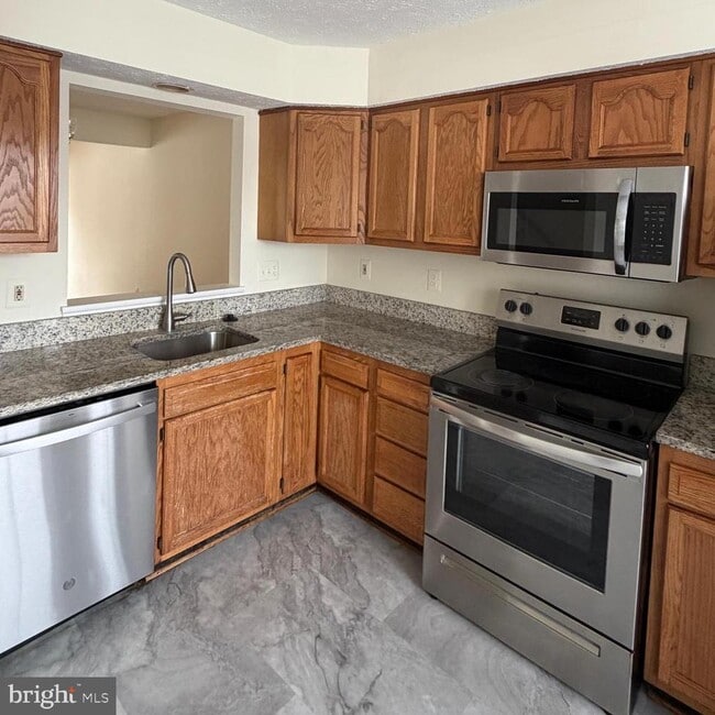 Photo - 625 Tammy Terrace SE