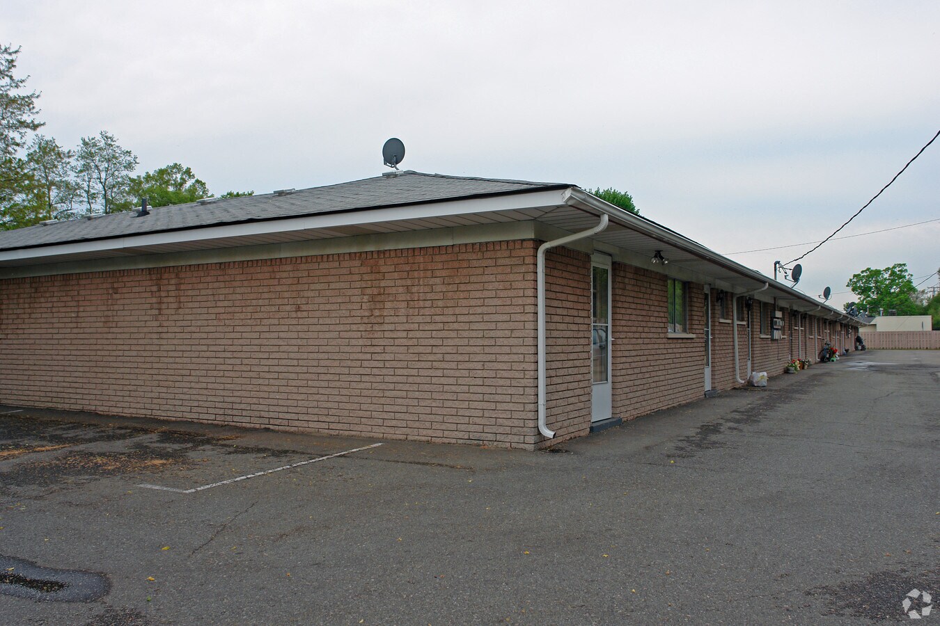 3850-3882 CON Walton Blvd. - 3850-3882 W Walton Blvd