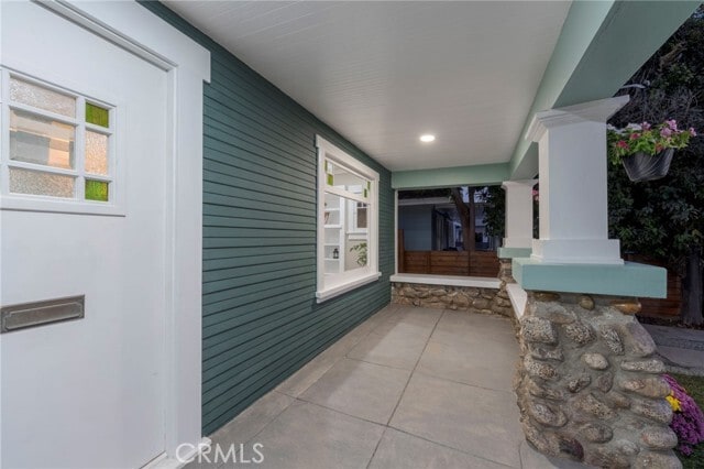 Photo - 1322 N June St