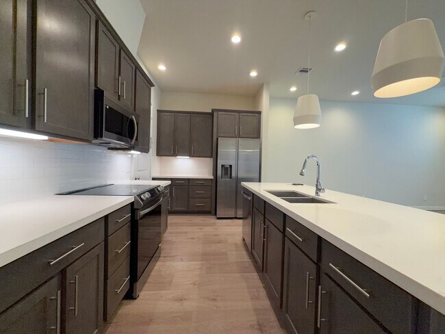 Photo - 5915 Haring Ln