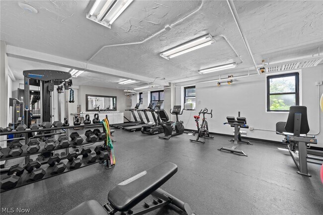 Photo - 11720 Edgewater Dr Unit 608