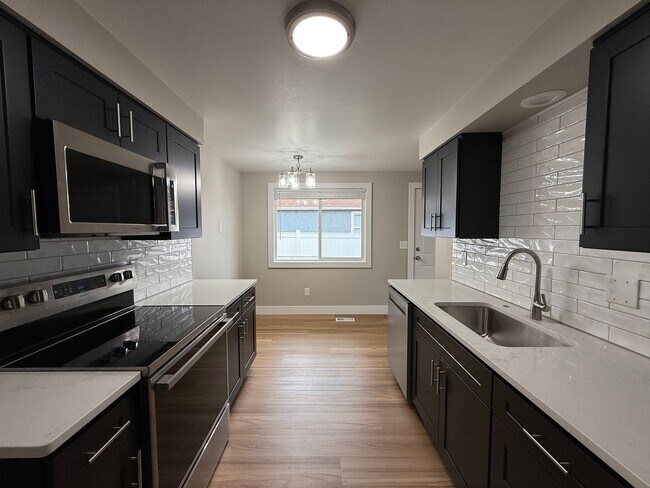 Photo - 6127 N Standard St Unidad 6129